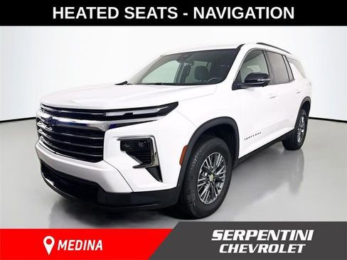 Used 2024 Chevrolet Traverse LT w/ LPO, Floor Liner Package image 1