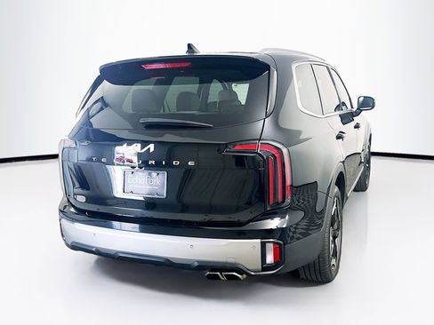 Used 2025 Kia Telluride EX image 9
