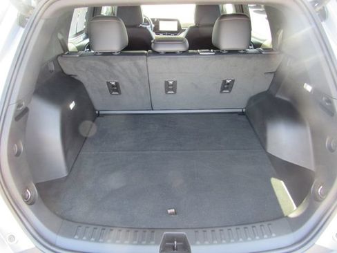 Certified 2025 Chevrolet Equinox ACTIV w/ Safety and Technology Package AWD/4WD image 28
