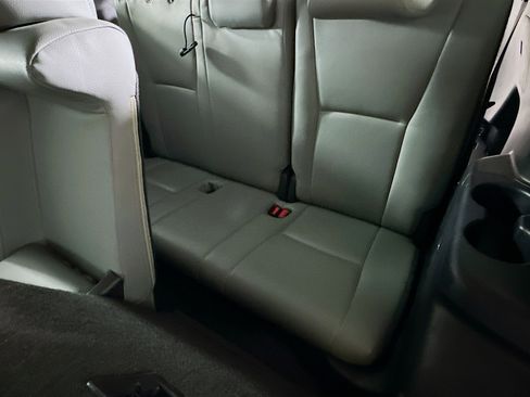 Used 2024 Toyota Highlander LE image 29