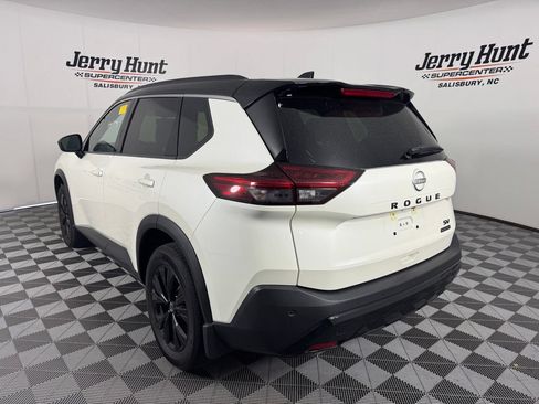 Used 2023 Nissan Rogue SV w/ SV Premium B Package FWD image 9