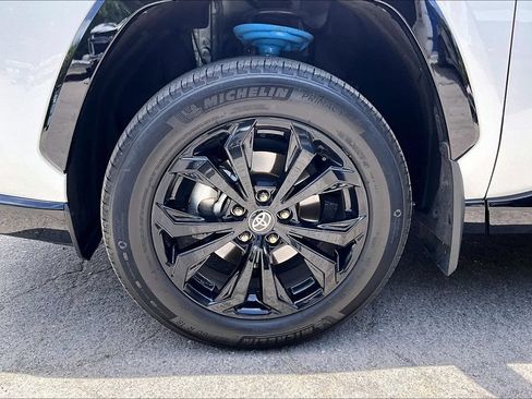 Certified 2025 Toyota RAV4 SE w/ Convenience Package AWD/4WD image 8