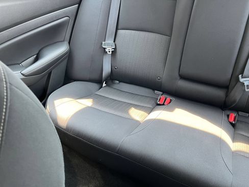 Used 2025 Nissan Altima 2.5 SV FWD image 39
