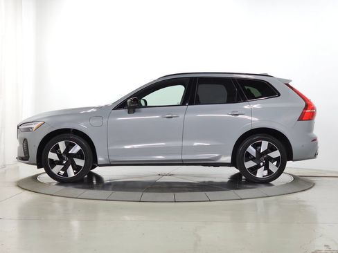 Used 2024 Volvo XC60 T8 Ultimate w/ Protection Package Premier AWD/4WD image 6