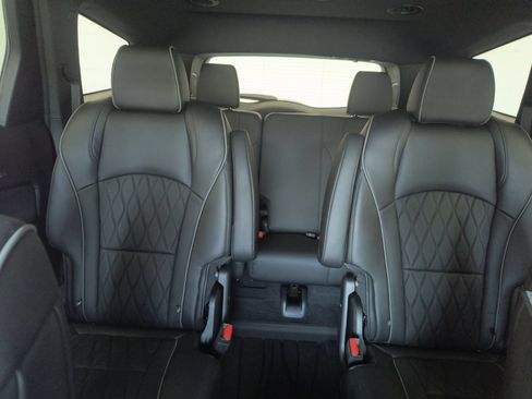 Used 2023 Buick Enclave Avenir w/ Avenir Technology Package AWD/4WD image 35