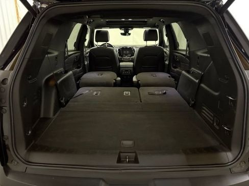 Used 2023 Chevrolet Traverse RS AWD/4WD image 15