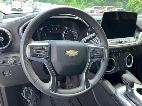 Used 2026 Chevrolet Blazer LT FWD image 29