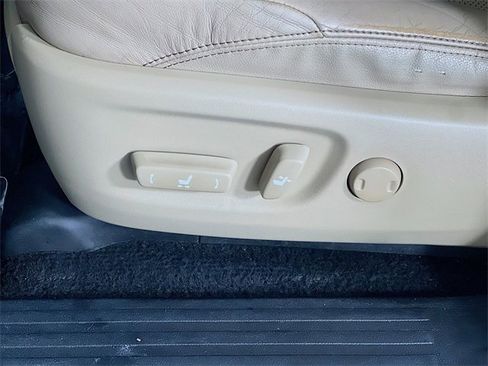 Used 2018 Toyota 4Runner Limited image 12