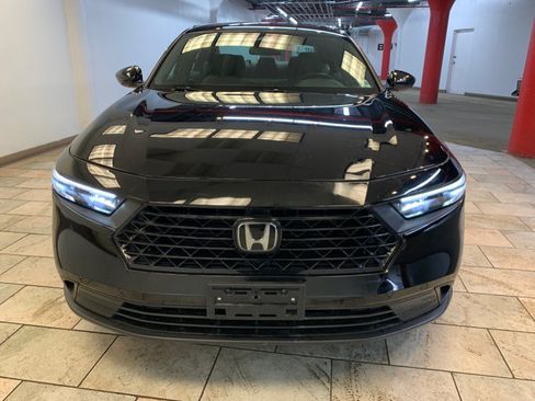 Used 2024 Honda Accord Sport image 3