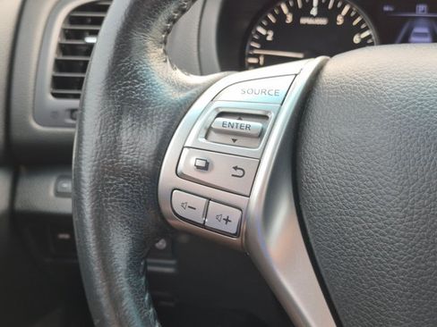 Used 2016 Nissan Altima 2.5 SL w/ 2.5 Technology Package FWD image 11