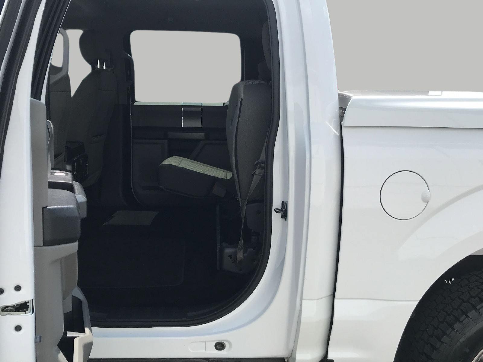 Used 2018 Ford F150 XLT w/ Equipment Group 302A Luxury AWD/4WD image 16