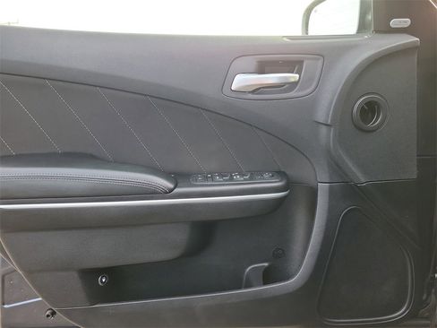 Used 2016 Dodge Charger SXT image 14