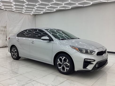 Used 2019 Kia Forte LXS FWD image 7