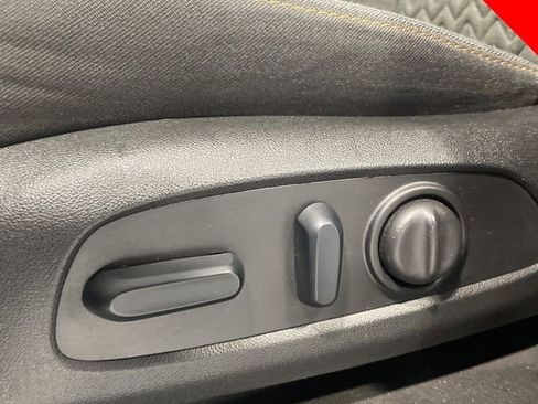 Used 2024 Chevrolet Equinox LT image 19