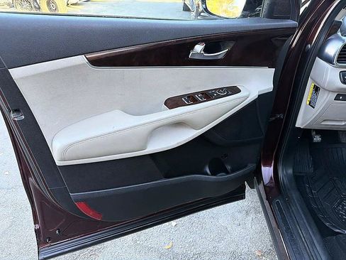 Used 2017 Kia Sorento EX FWD image 13