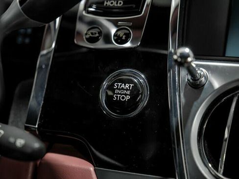 Used 2016 Rolls-Royce Dawn image 32