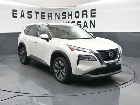 Used 2023 Nissan Rogue SV image 7