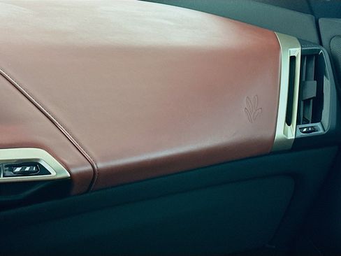 Used 2023 BMW iX xDrive50 w/ Ultimate Package 2 image 16