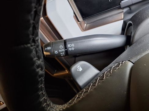 Used 2025 GMC Hummer EV 2X image 8