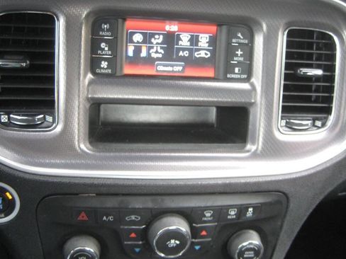 Used 2013 Dodge Charger SE w/ Connectivity Group image 19