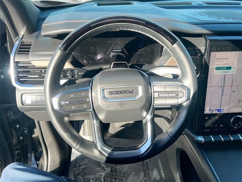 Used 2024 GMC Acadia Denali w/ Super Cruise Package image 11