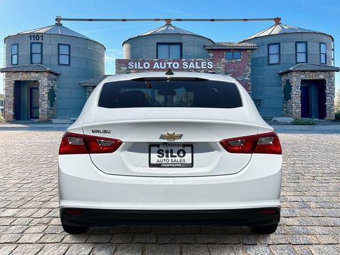 Used 2018 Chevrolet Malibu LS FWD image 4
