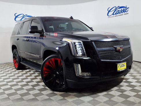 Used 2020 Cadillac Escalade Luxury RWD image 1