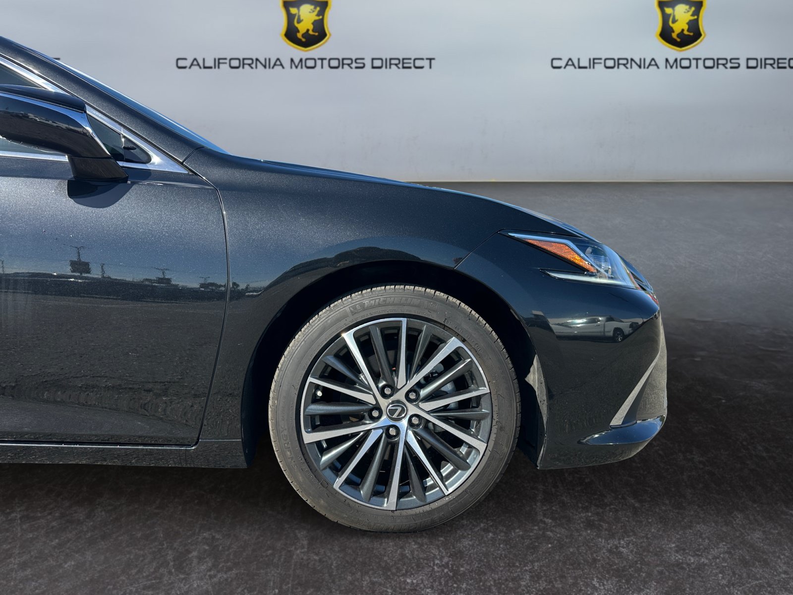 Used 2025 Lexus ES 300h w/ Premium Package FWD image 14
