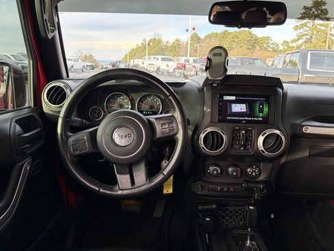 Used 2018 Jeep Wrangler Unlimited Sahara image 8