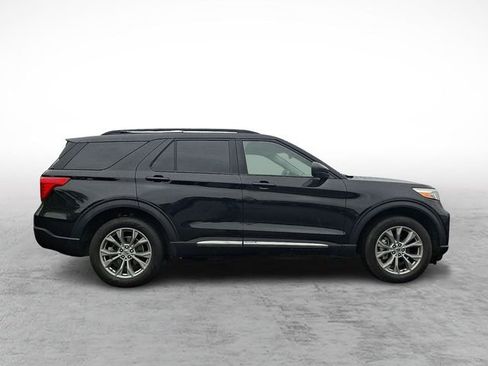Used 2022 Ford Explorer XLT w/ Equipment Group 202A AWD/4WD image 7