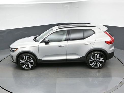 Used 2023 Volvo XC40 B5 Plus w/ Protection Package Premier AWD/4WD image 43