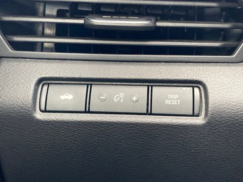 Used 2024 Nissan Altima 2.5 SV image 14