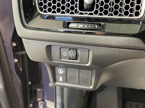 Used 2024 Honda Civic EX-L image 10