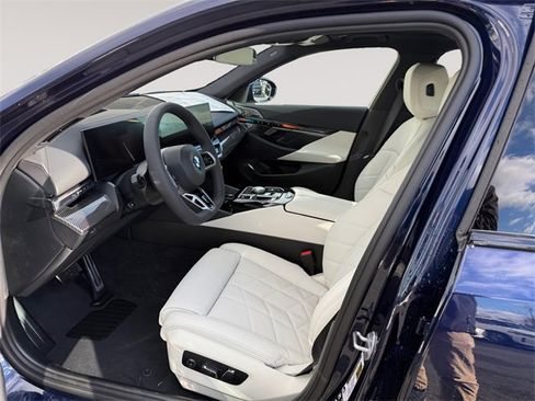 New 2026 BMW 540i xDrive w/ M Sport Package image 9