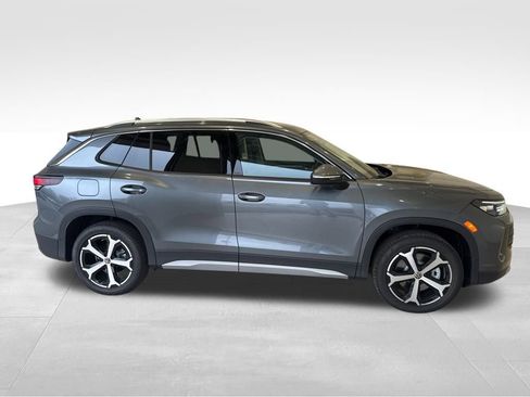 New 2025 Volkswagen Tiguan SE image 6