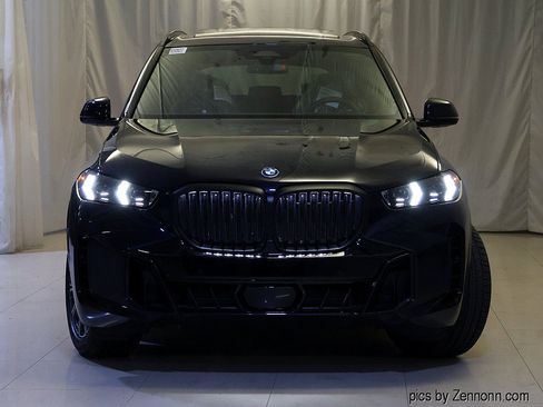 New 2026 BMW X5 xDrive50e w/ M Sport Package AWD/4WD image 5