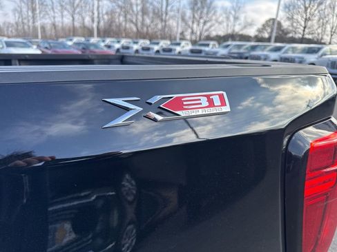 Used 2024 GMC Sierra 1500 SLE w/ X31 Off-Road Package AWD/4WD image 29