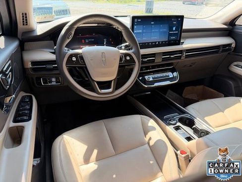 Used 2024 Lincoln Corsair AWD w/ Towing Package image 7