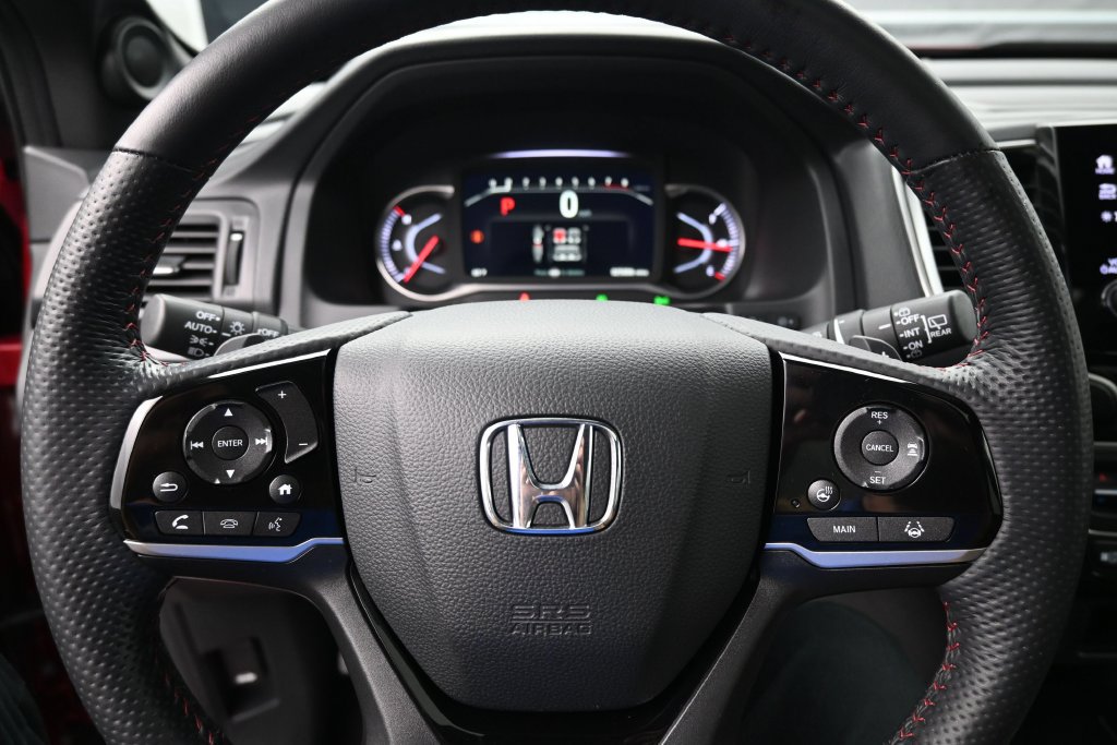 Used 2025 Honda Passport Black Edition image 35