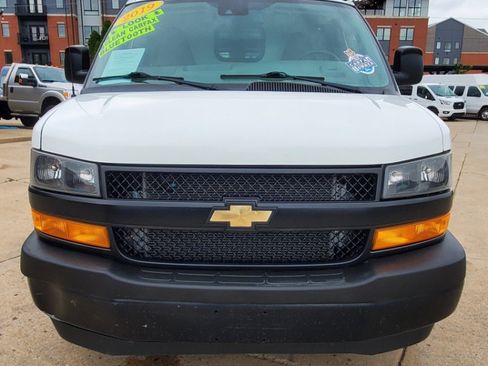 Used 2019 Chevrolet Express 2500 image 2