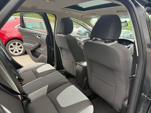Used 2014 Ford Focus SE w/ SE Sport Package FWD image 13