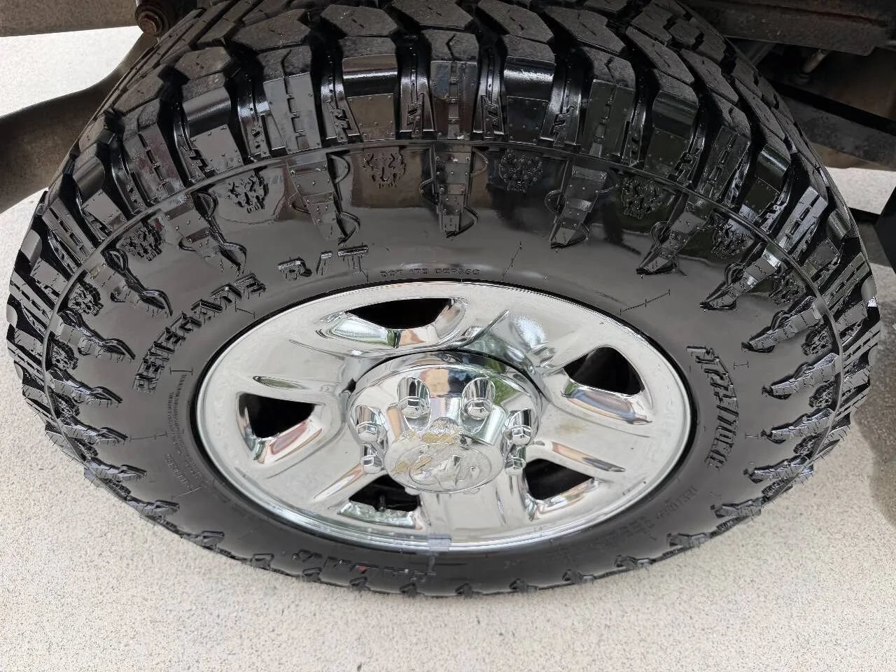 Used 2018 RAM 2500 SLT AWD/4WD image 35