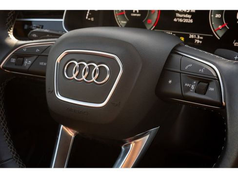 Used 2025 Audi Q7 3.0T Premium Plus AWD/4WD image 32