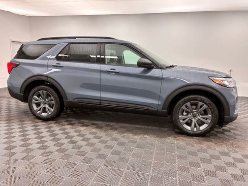 New 2026 Ford Explorer Active w/ Active Comfort Package image 7