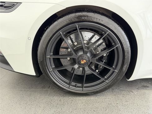 Certified 2025 Porsche 911 Carrera GTS image 12