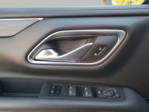 Used 2021 Chevrolet Suburban LT w/ Rear Media and Nav Package image 28