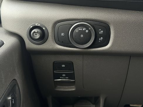 Used 2022 Ford Transit 350 XLT image 25