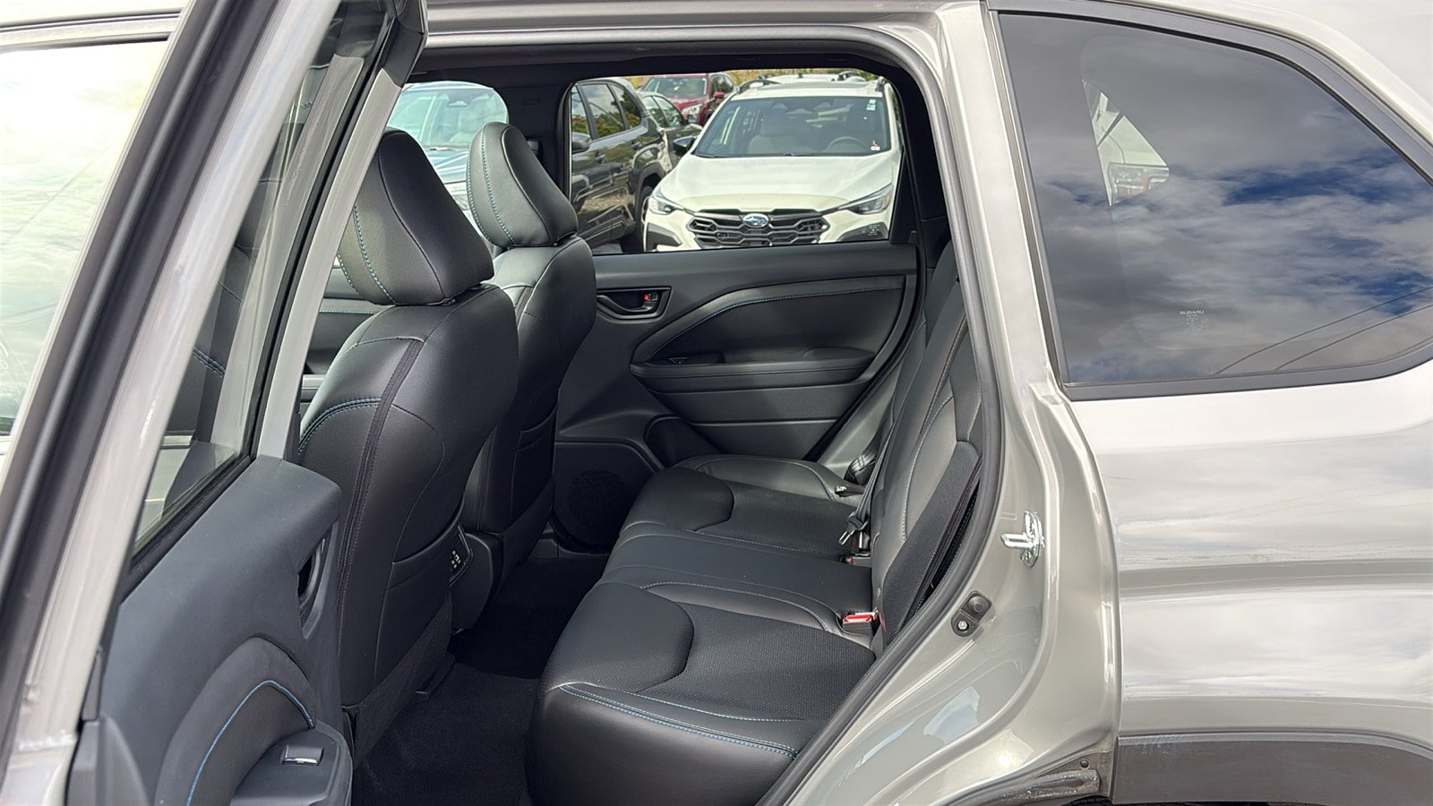Used 2025 Subaru Forester Premium AWD/4WD image 22