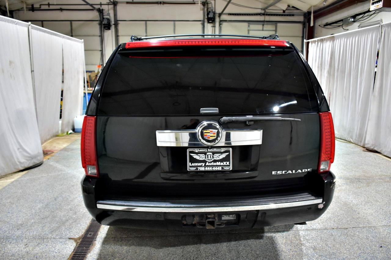 Used 2014 Cadillac Escalade Luxury RWD image 5