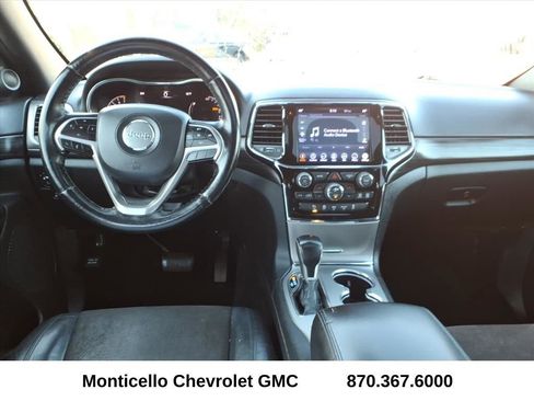 Used 2020 Jeep Grand Cherokee Altitude image 13